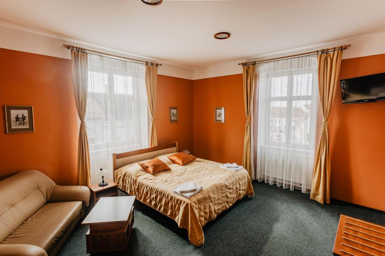 Hotel U Valdické brány Jičín Exterior foto