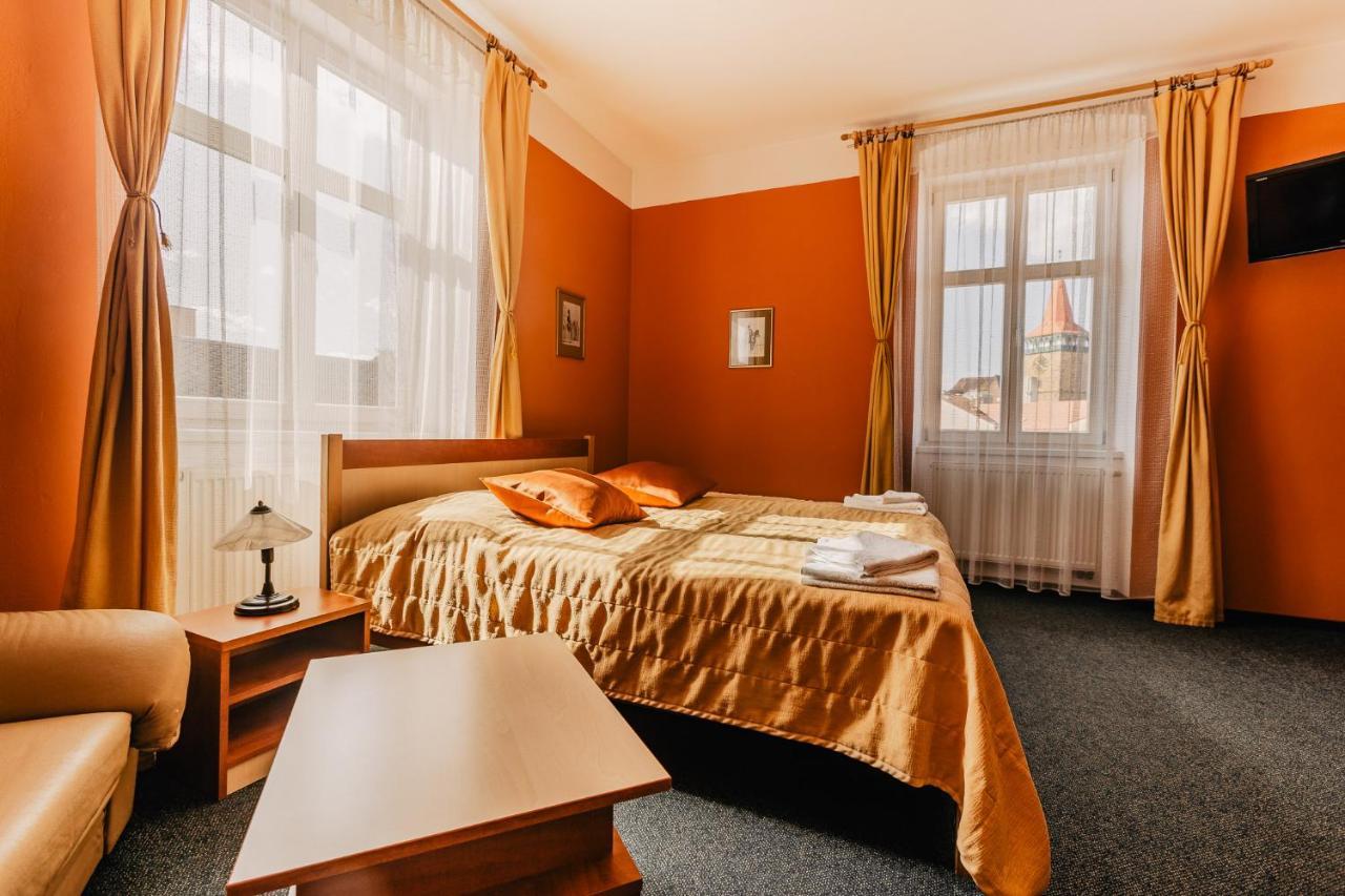 Hotel U Valdické brány Jičín Exterior foto