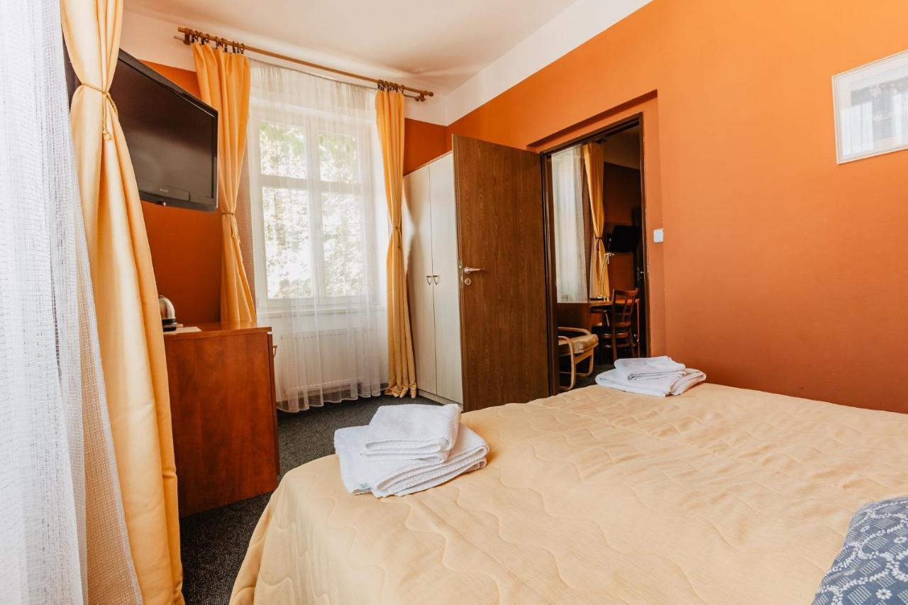 Hotel U Valdické brány Jičín Exterior foto