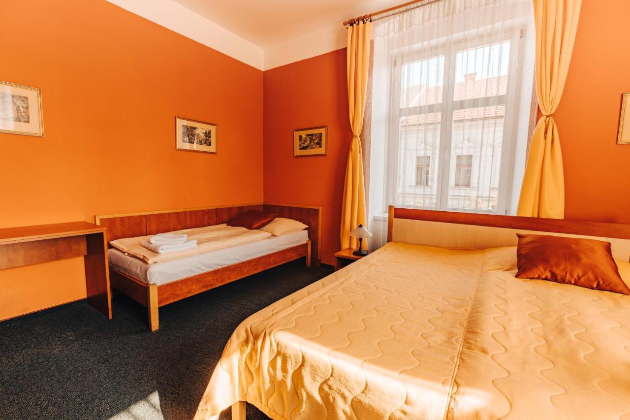 Hotel U Valdické brány Jičín Exterior foto